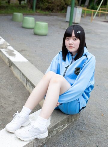 「拝啓、お母さん。いとは変態で（おじさん好みの）エッチな女の子に強●開発されました」 ～処女第2章。初めて感じる女の子のぬくもり、スペレズ、そして男女混合変態3Pへと…～｜七海ゆあ・いと