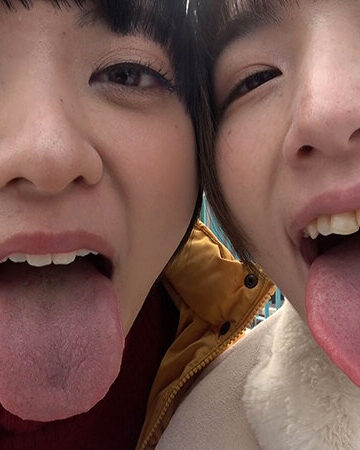 舐めレズ もなみ鈴＆花狩まい