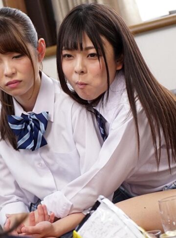 隣の部屋で妹が同級生とレズってる！？こっそり覗いていたらバレてしまい痴女子○生化した二人に同時にWフェラ/W手コキ/W潮噴きで責められ何度も射精させられた｜あおいれな・岬あずさ・山井すず