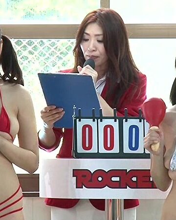 ROCKET8周年記念作品 マイクロビキニでドキッ！巨乳20人！水泳大会2016｜澁谷果歩・浜崎真緒・江上しほ