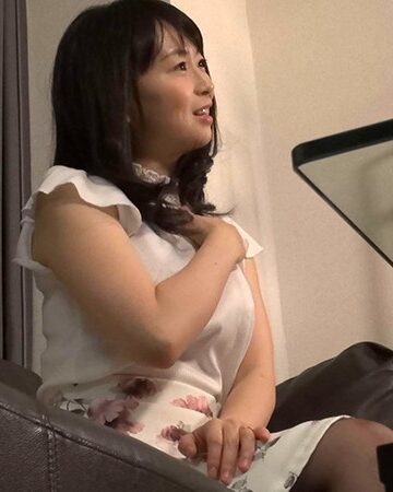高級人妻オイルエステ 母乳噴き放しM覚醒レズ｜羽月希・瀬戸すみれ・桑田みのり