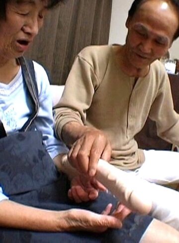 老夫婦に犯●れた孫娘｜