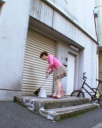 麗しのおま●こ団地妻｜桐原あずさ（伊藤あずさ）・小西友梨・一ノ瀬アメリ（美空あやか、栗栖エリカ）