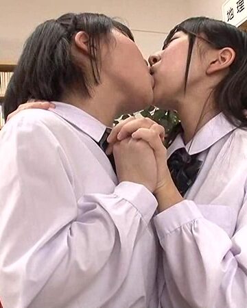 デカパイ女子校生とちっぱい女子校生の学校こっそりレズえっち 関根奈美 相澤ゆりな｜関根奈美・相澤ゆりな