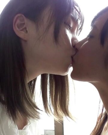 朝から晩まで接吻まみれ 愛し合うレズカップルのお泊まりデート｜逢見リカ・高梨有紗