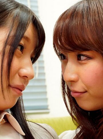 某巨大配信サイト10作連続ランキングNo1 Gcup20才レズdebut｜春風ひかる・八乃つばさ