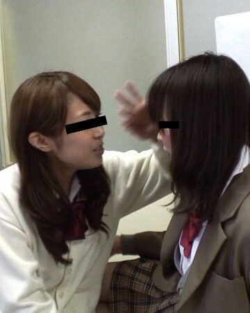 投稿者ヒデさん 保健室ベッドで性行為をするレズ女子校生たち 先生がいない保健室は私達の秘密の花園！48人｜